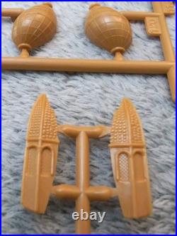 1/200 Scale Model Le Saint Louis Sailing Ship Heller 837 RARE VINTAGE