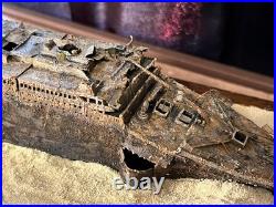 1/570 Titanic Bow Wreck Model With Wood Base 1/570 Titanic Bow Wreck Model With Wood Base