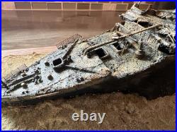 1/570 Titanic Bow Wreck Model With Wood Base 1/570 Titanic Bow Wreck Model With Wood Base