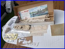 55 USS Missouri Sterling Model 55 1/2. Missing Parts. No Motor. WithFiberglass Hull