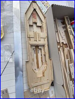55 USS Missouri Sterling Model 55 1/2. Missing Parts. No Motor. WithFiberglass Hull