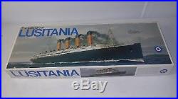 Entex The Late Great Lusitania Model Ship 1/350 27 in original packaging