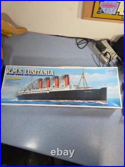 Gunze Sangyo 1/350 RMS Lusitania British Passenger Ship Deluxe Scale Model Kit