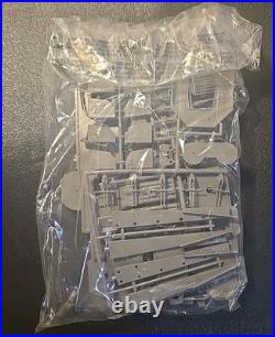 Lindberg Blue Devil Destroyer 1/125 Motorized Model 70815 NIB US Seller