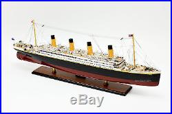 RMS Titanic White Star Line Cruise Ship Model 40 with lights