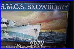 Revell 1/72 HMCS SNOWBERRY Flower Class Corvette Model #05061 Kit NEW