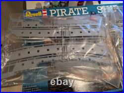 Revell Pirate Ship 05605 1/72 scale, 896 pieces, model ship kit, sailboat model