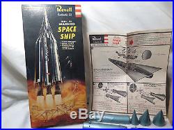 Revell XSL-01 Manned Space Ship Model Kit in Box Unassembled