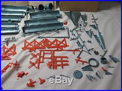 Revell XSL-01 Manned Space Ship Model Kit in Box Unassembled