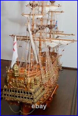 SOVEREIGN OF THE SEAS 1637 SHIP MODEL w CASE & TABLE 178 SCALE MANTUA SERGAL