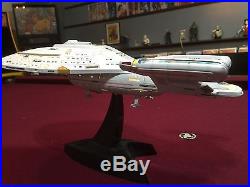 Star Trek U. S. S. Voyager RARE Light up Bandai Model Kit NCC-74656 Star Ship