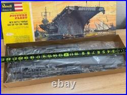 Vintage 1960 Revell USS SARATOGA US Navy Aircraft Carrier Model Ship Kit H385