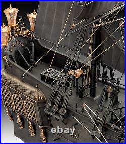 Warship Model Building Kit Revell Black Pearl Pirates of the Caribbean 172